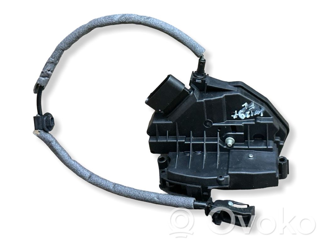 Ford Focus Priekšpusē slēdzene 