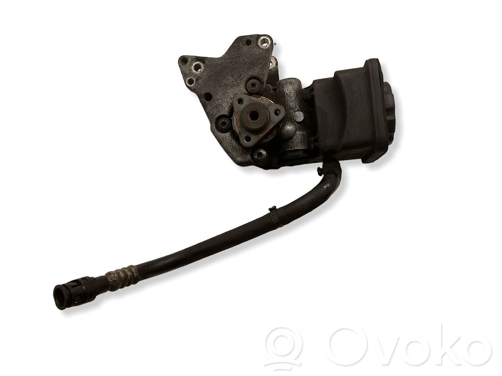 Ohjaustehostimen pumppu   2247556