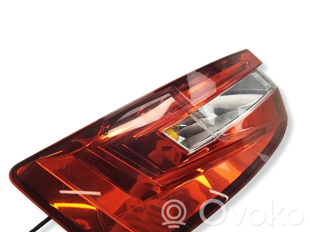 Skoda Superb B8 (3V) Lampă spate în caroserie 