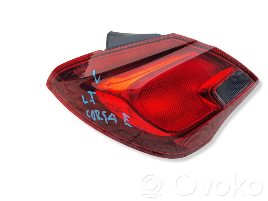 Opel Corsa E Задний фонарь в кузове 
