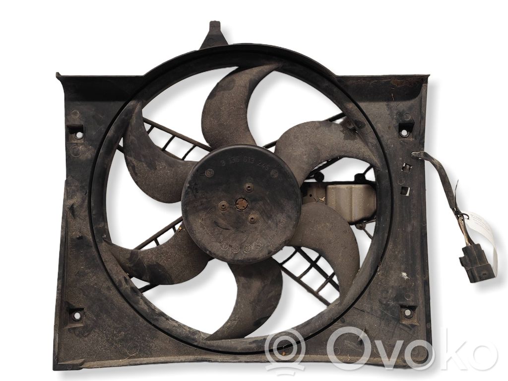 BMW 3 E46 Elektrisks radiatoru ventilators 