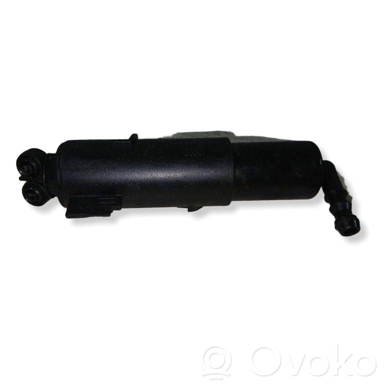 Audi A4 S4 B8 8K Dysza spryskiwacza lampy przedniej 