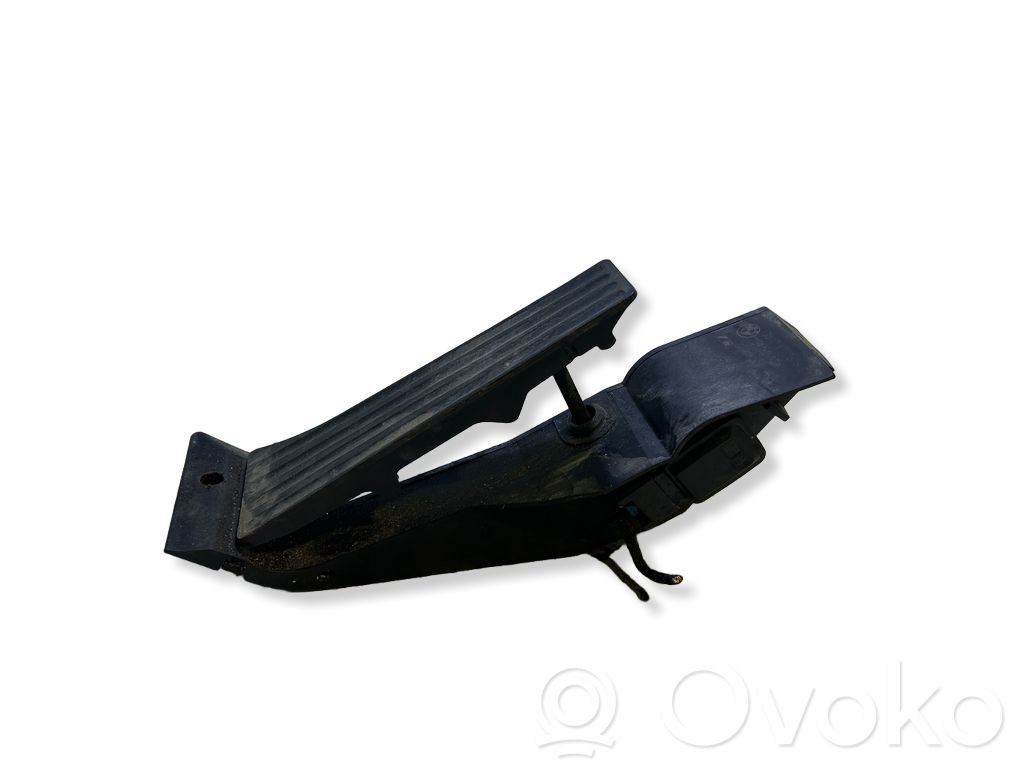 Accelerator throttle pedal   6772646,140906,25916010