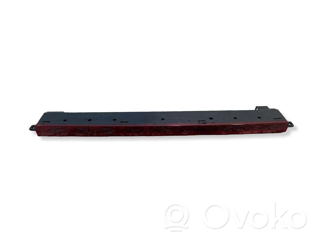 Kolmas/lisäjarruvalo   E352713