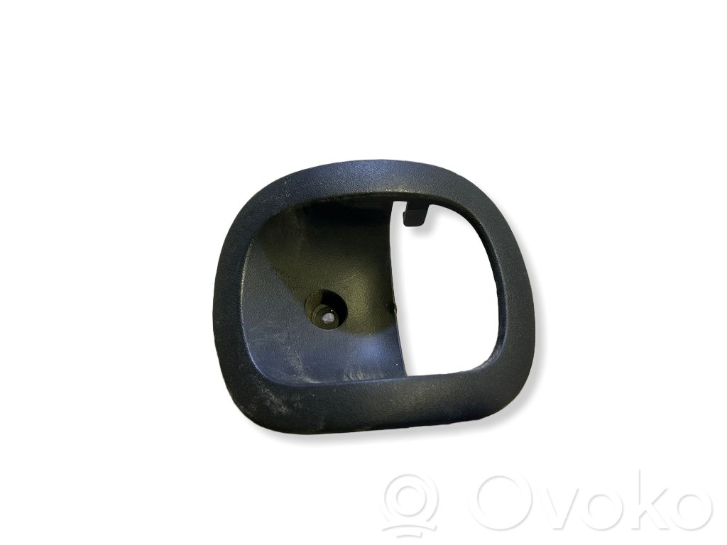 Seat trim   8233G