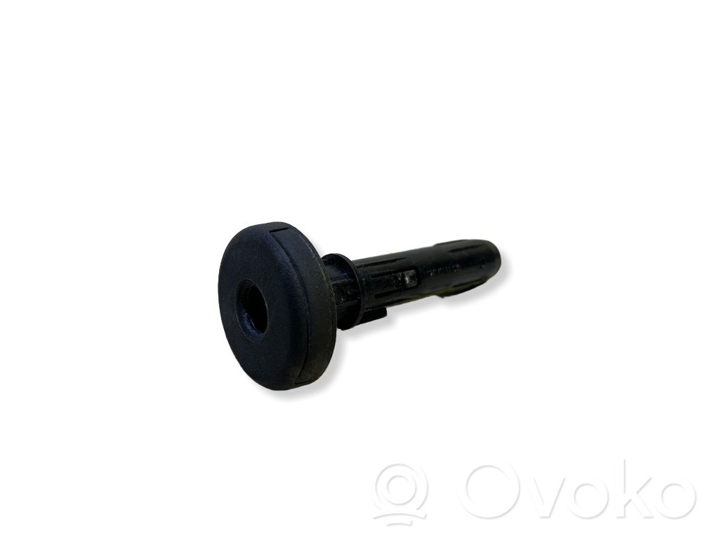 Sitzverkleidung   L0241401AA