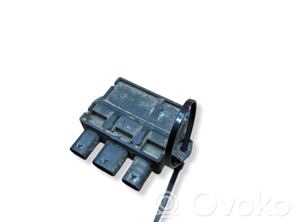 Jaguar I-Pace Tailgate/trunk control unit/module 