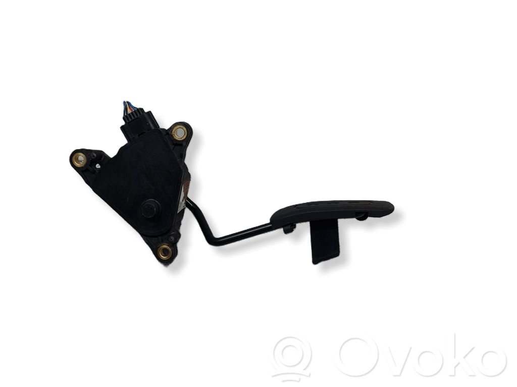 Akceleratoriaus pedalas   18002AX70B
