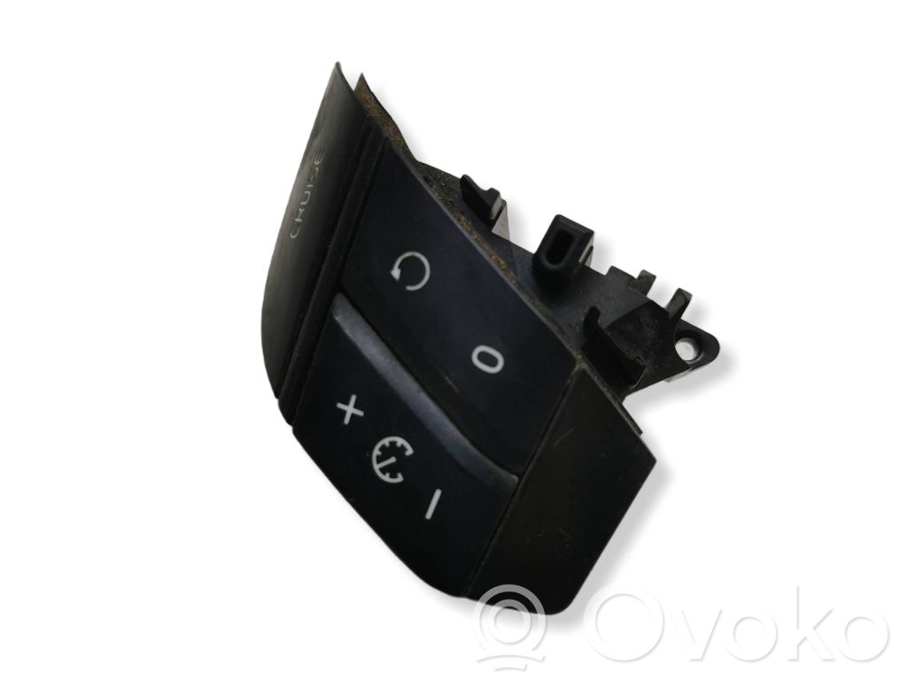 Volvo XC90 Butoane/comutatoare pe volan 
