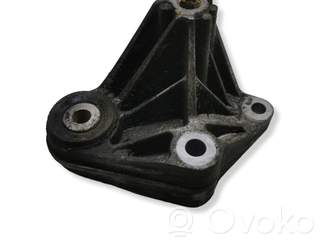 Volvo V50 Gearbox mounting bracket 