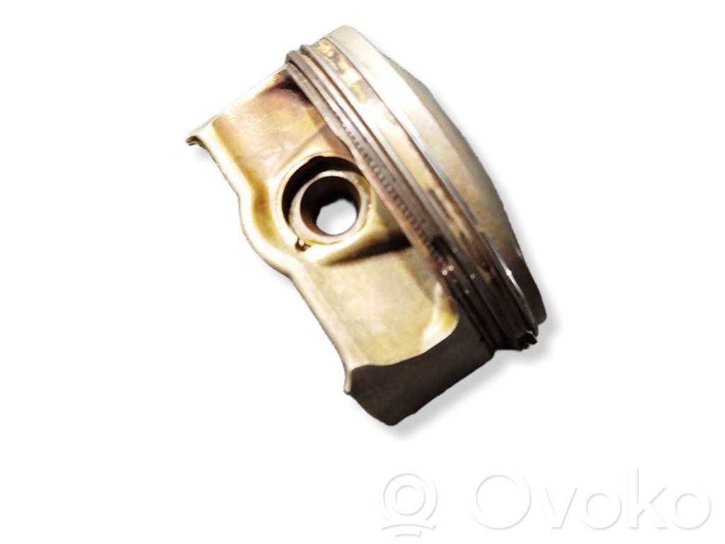 BMW M5 Piston 