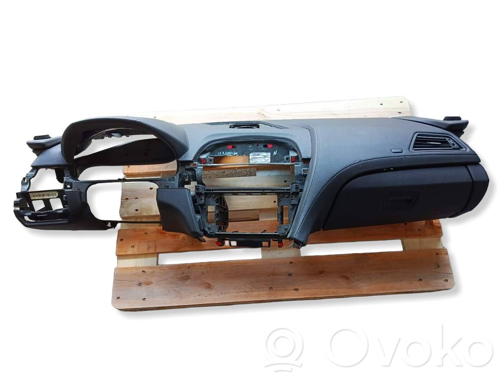 BMW 6 F12 F13 Deska rozdzielcza 