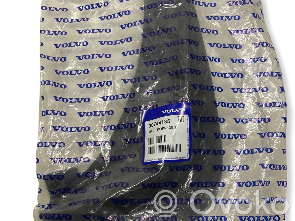 Volvo XC70 Front mudguard 