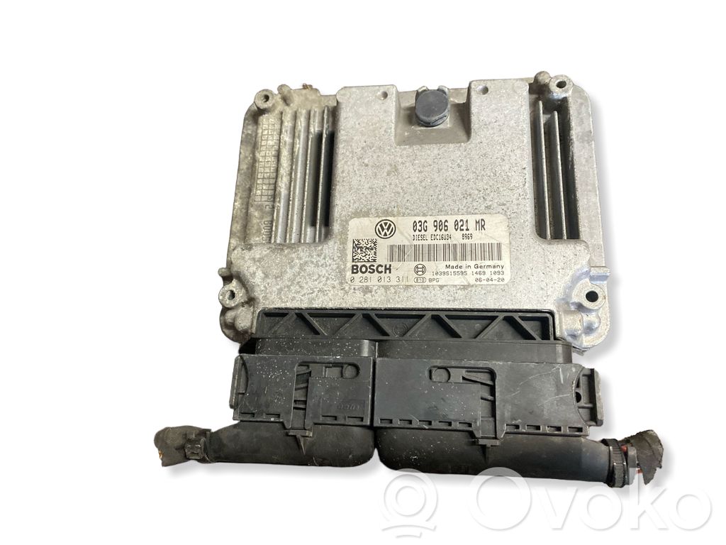 Volkswagen PASSAT B6 Engine control unit/module 