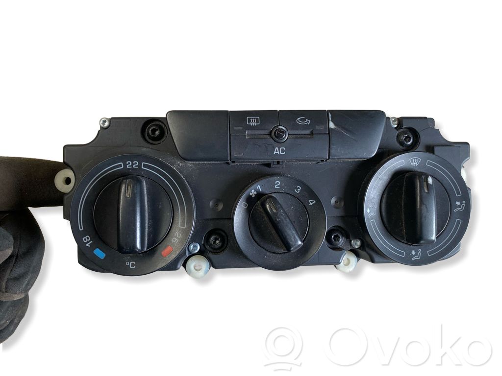 Panel klimatyzacji   74358110,05S17A2