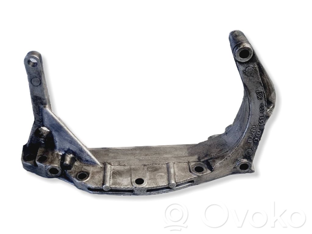 Audi A4 S4 B5 8D Gearbox mounting bracket 