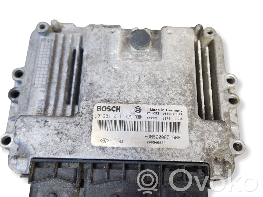 Opel Vivaro Engine control unit/module 