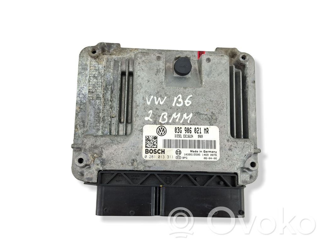 Volkswagen PASSAT B6 Engine control unit/module 