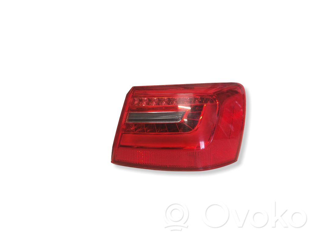 Luz trasera/de freno   4G9945096B,4G9945096
