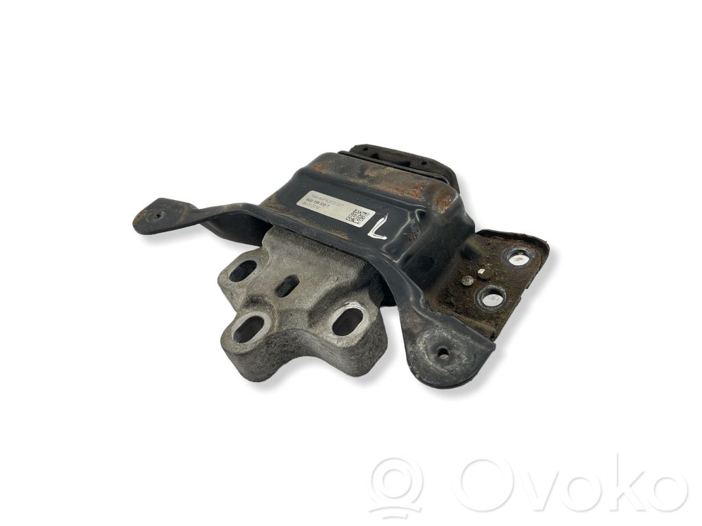 Volkswagen PASSAT B8 Engine mount bracket 