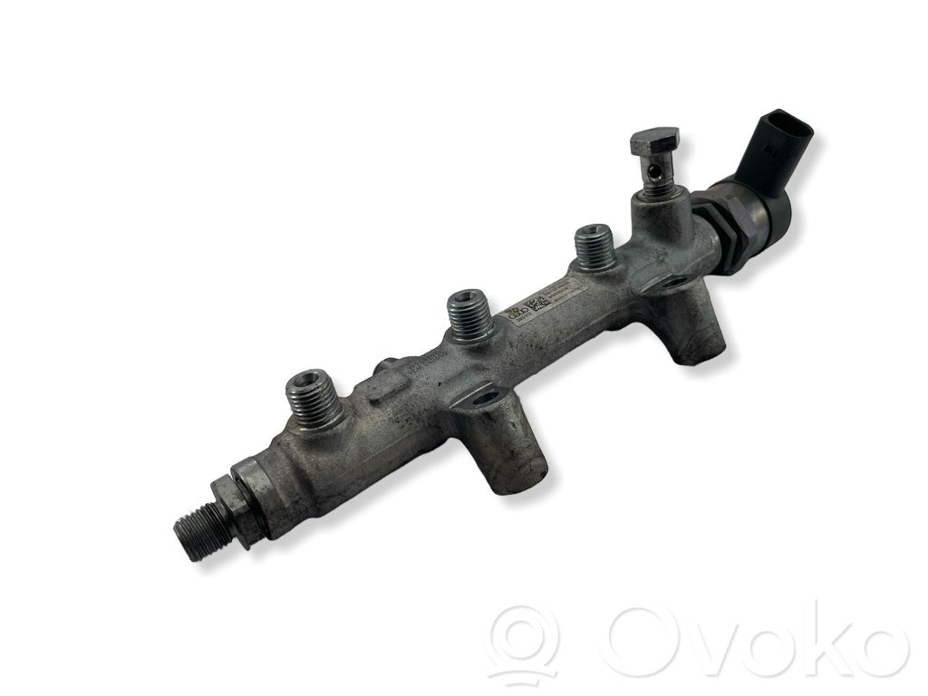 Porsche Cayenne (92A) Fuel main line pipe 