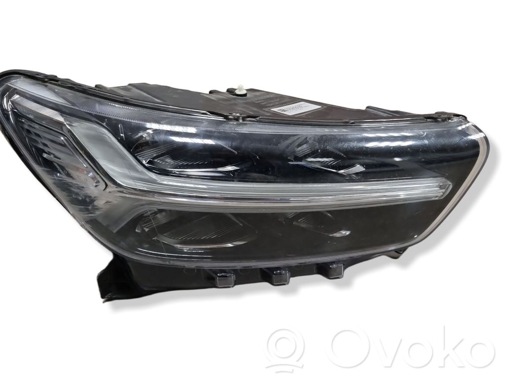 Volvo XC40 Headlight/headlamp 