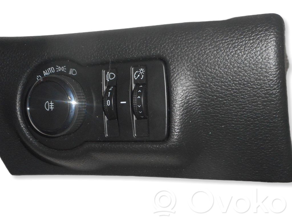 Interruptor de luz   13268704