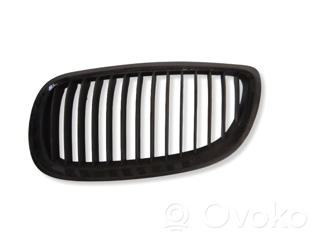 Kühlergrill   51137157277,7157277