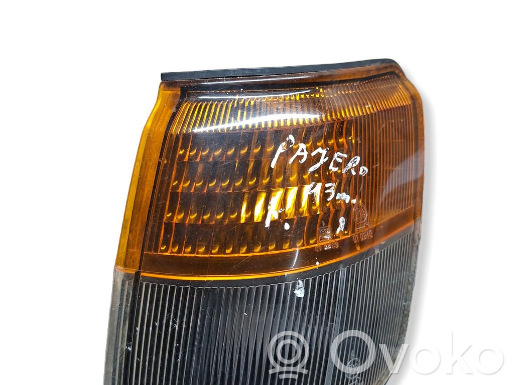 Mitsubishi Pajero Front indicator light 