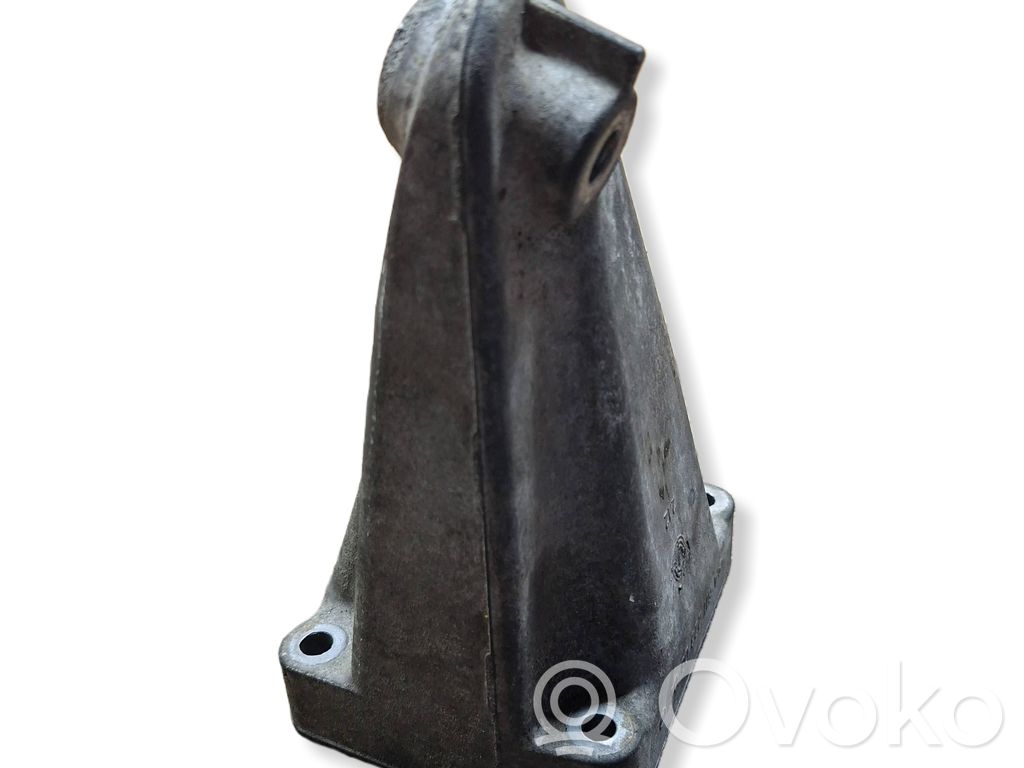Engine mounting bracket   A6112230804