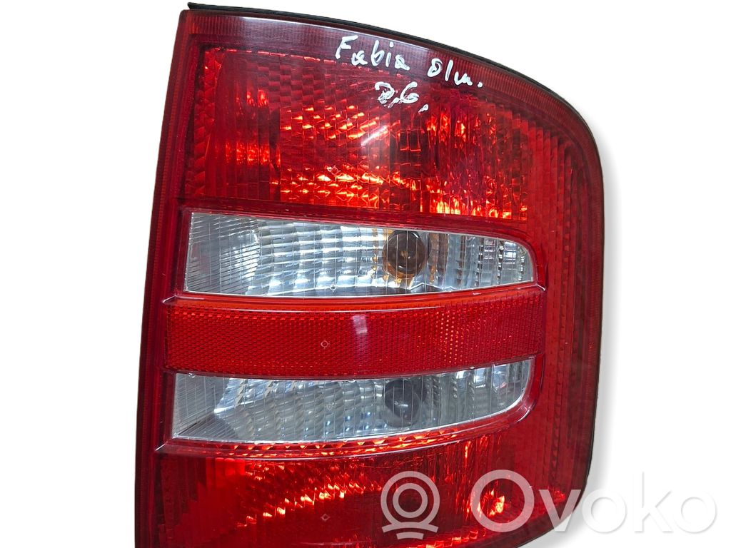 Skoda Fabia Mk1 (6Y) Lampă spate în caroserie 