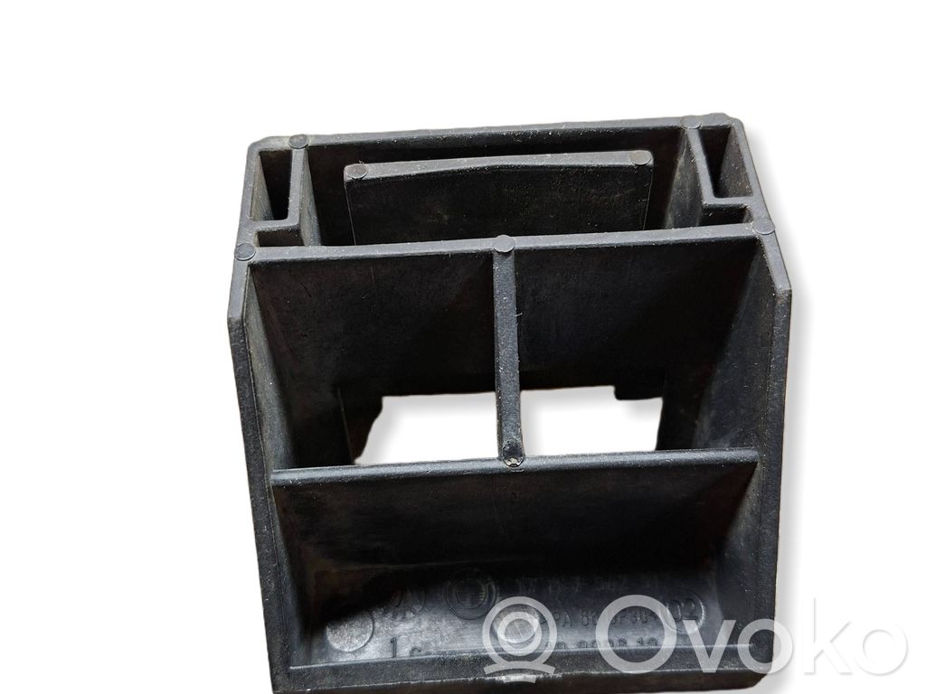 BMW 5 E60 E61 Radiator mount bracket 