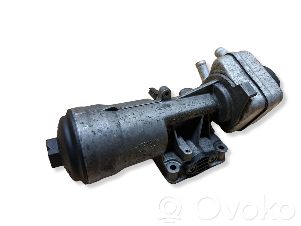 Volkswagen PASSAT B6 Oil filter mounting bracket 