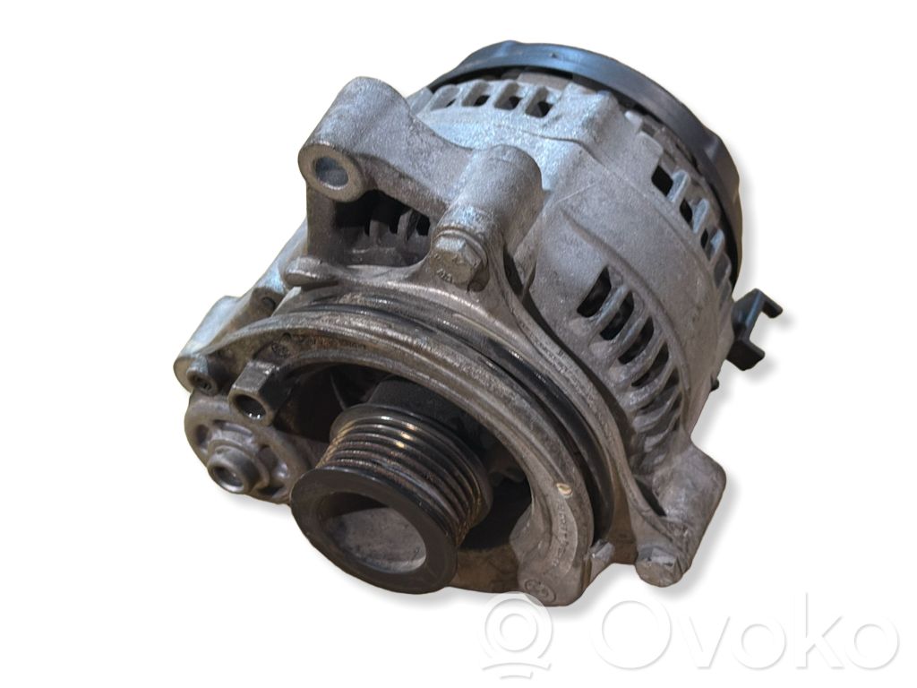 BMW 2 G42 Generatorius 