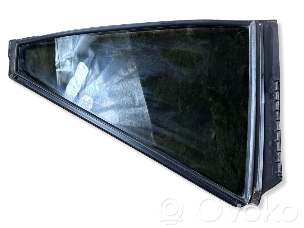 Ventanilla de ventilación de la puerta trasera   62284AV10A