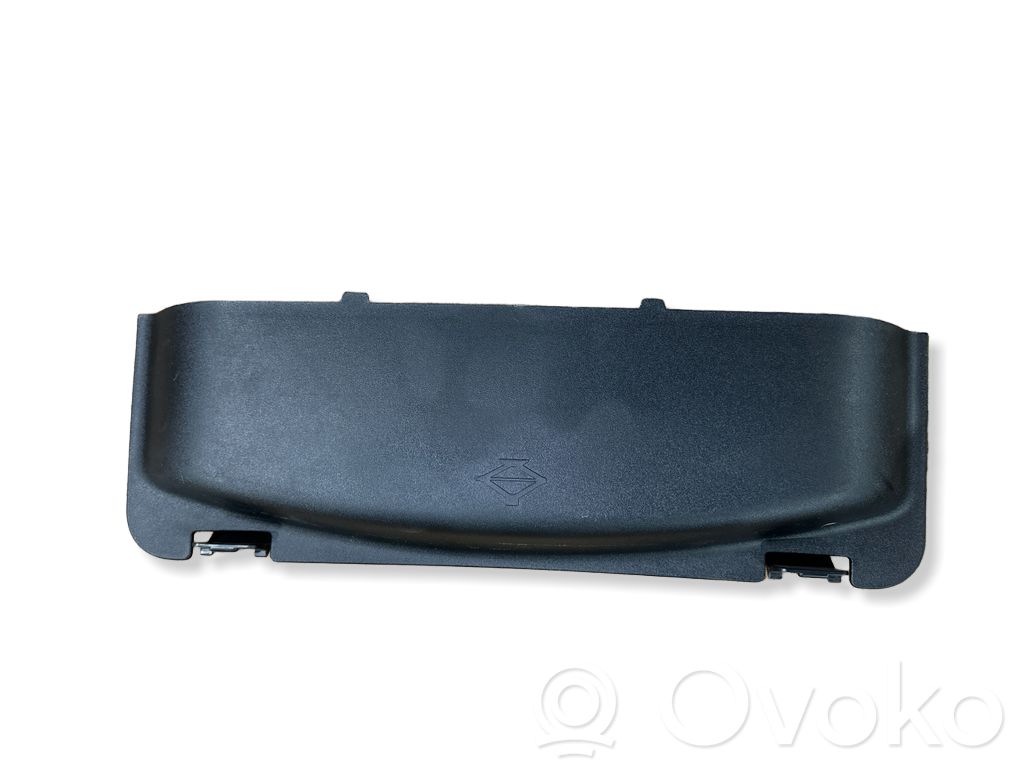 Dodge Challenger Capac plastic hayon 