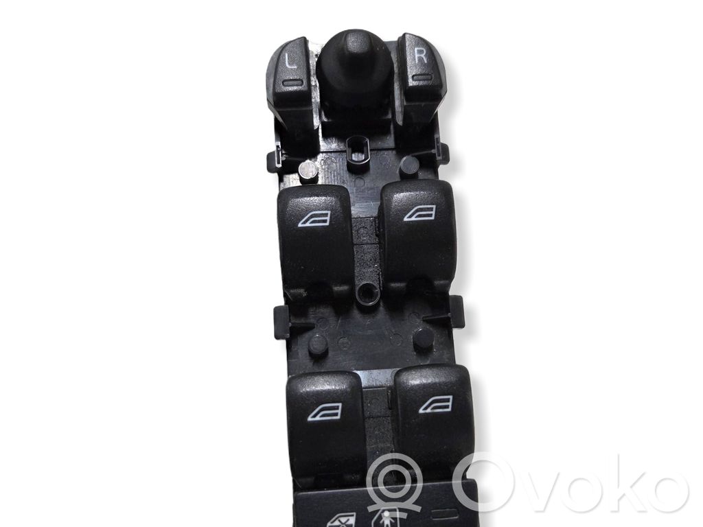Volvo V70 Electric window control switch 