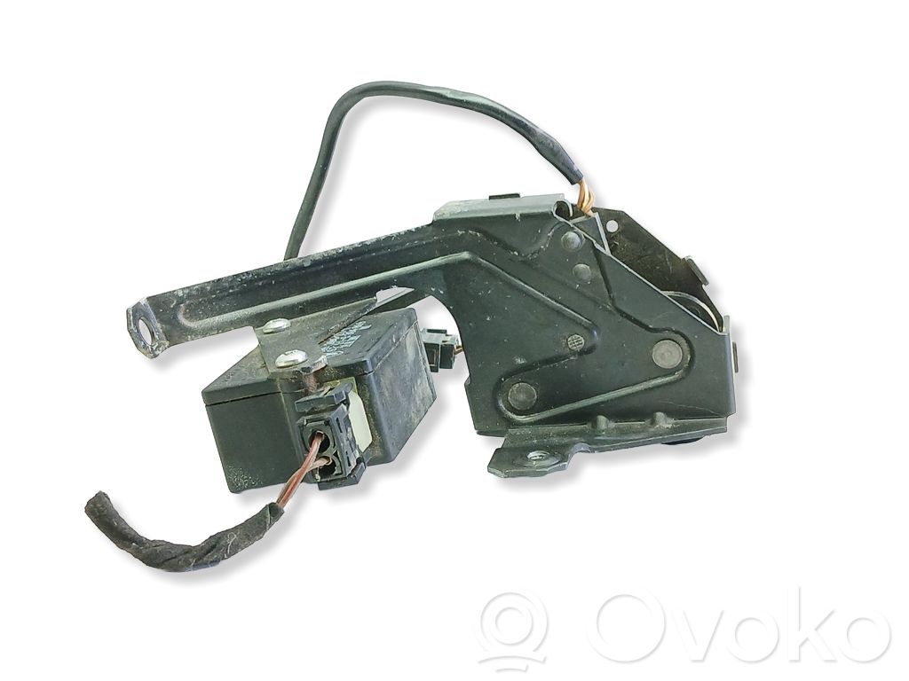BMW 5 E39 Tailgate window lock/catch/latch 