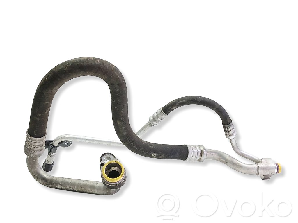 BMW 1 E82 E88 Ilmastointilaitteen putki (A/C) 