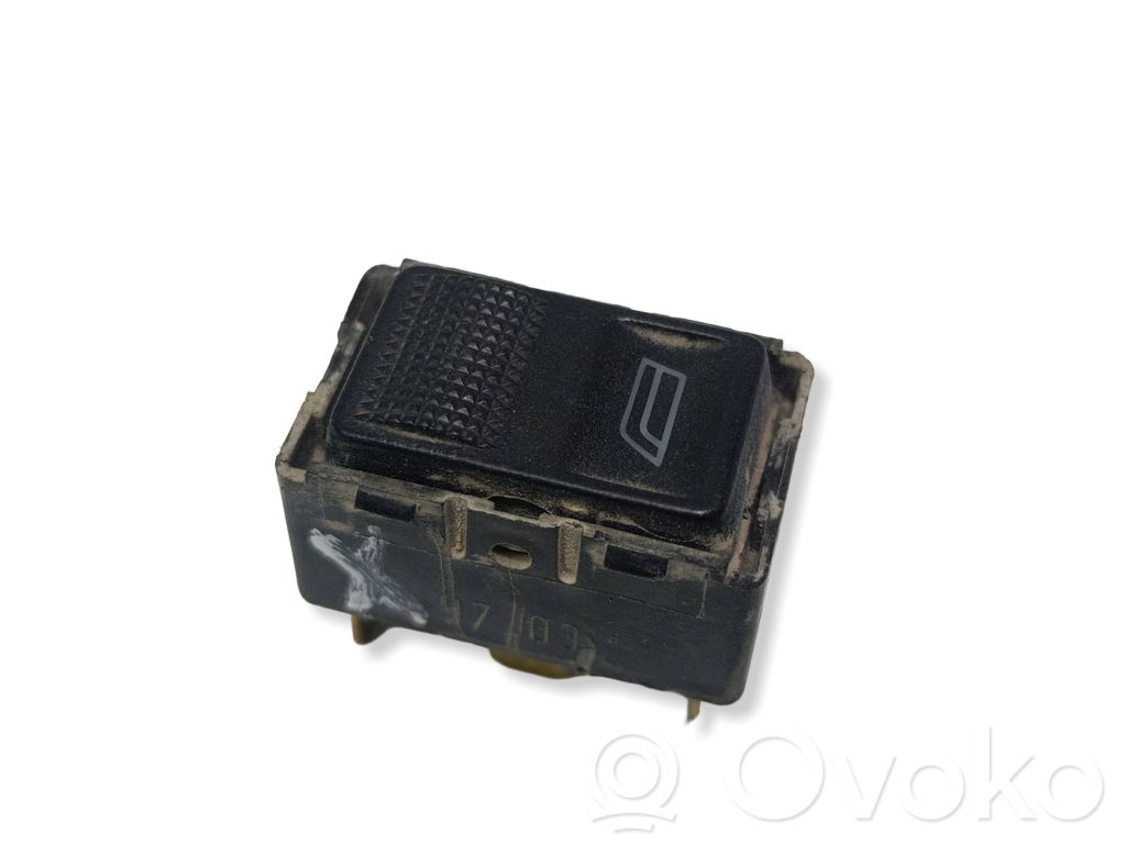 Audi A6 S6 C4 4A Electric window control switch 