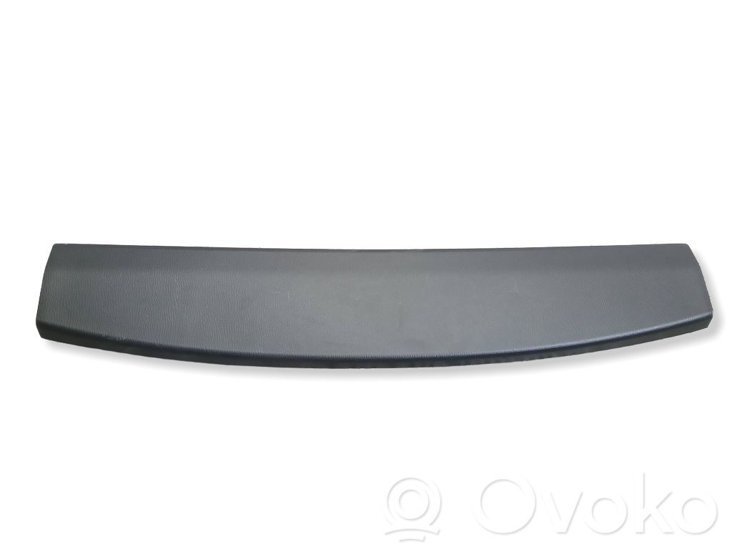 Tailgate trim   GHP968930,K626