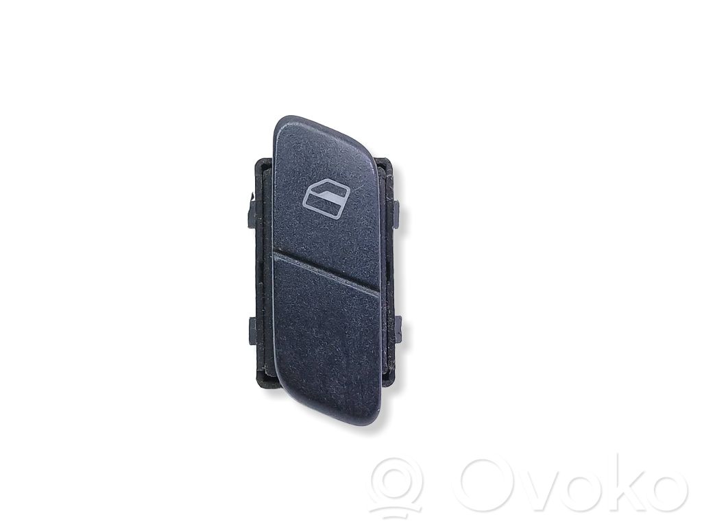 Volkswagen Polo IV 9N3 Electric window control switch 