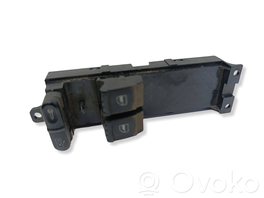 Volkswagen PASSAT B5.5 Electric window control switch 