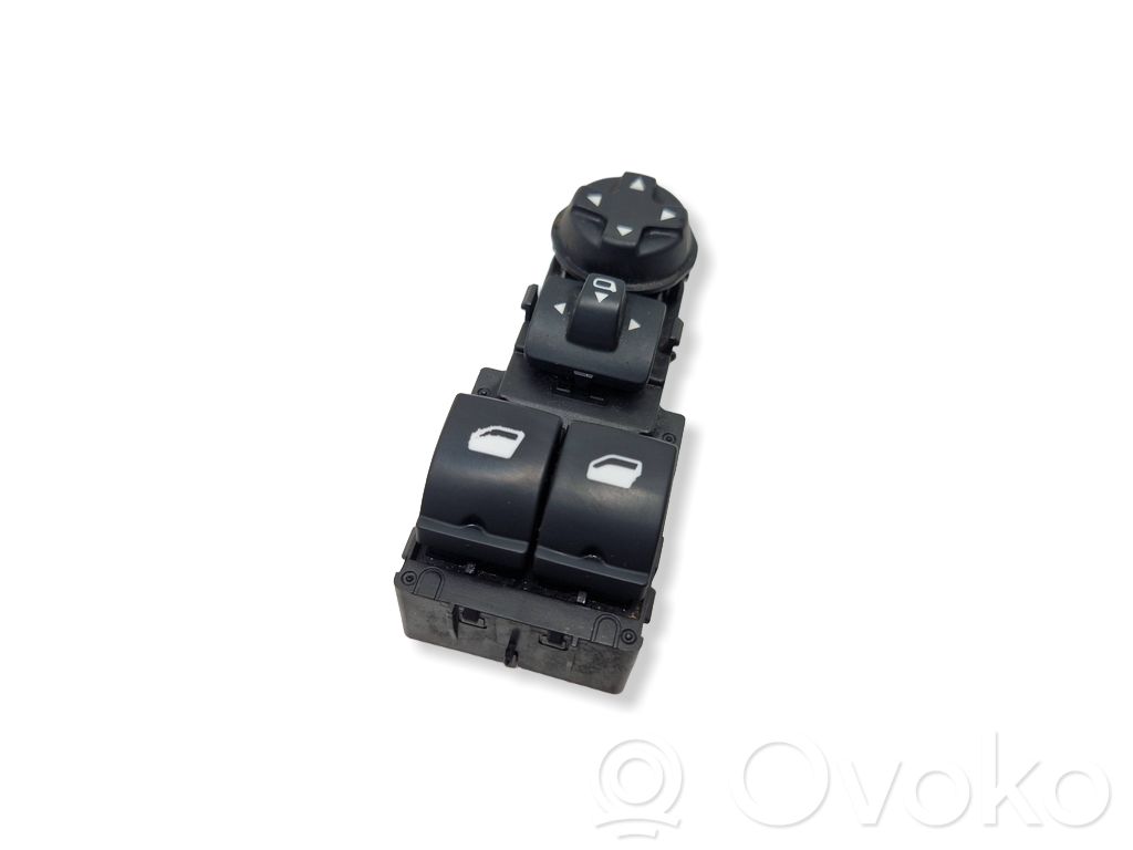 Opel Combo E Electric window control switch 