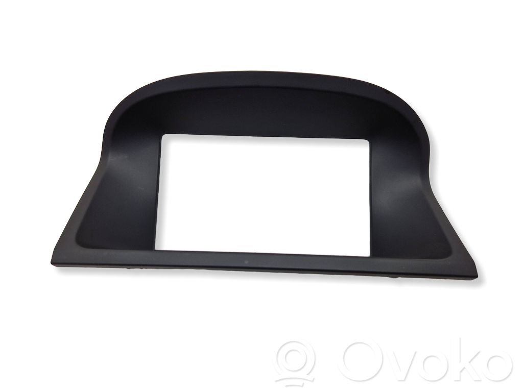 Volvo V70 Radio/GPS head unit trim 