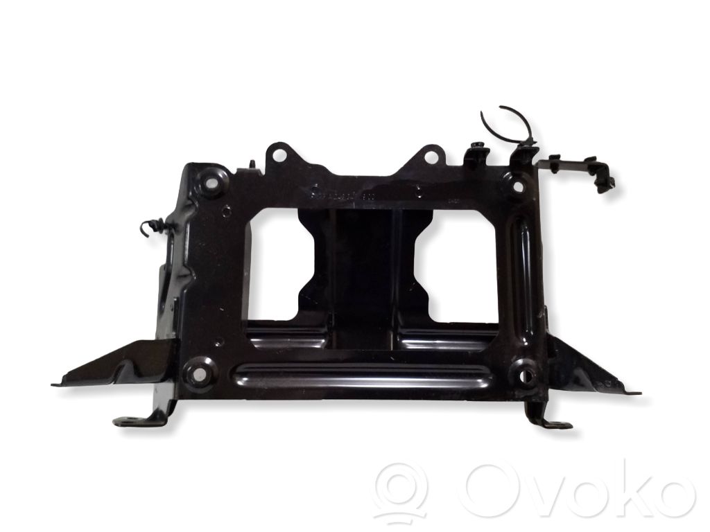 Mercedes-Benz EQB Other engine bay part 