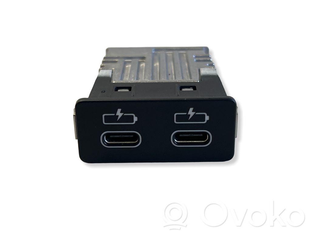 BMW i4 USB socket connector 