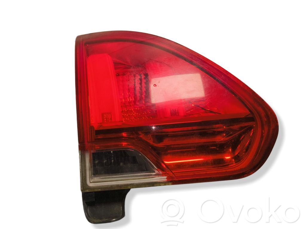 Peugeot 2008 I Lampy tylnej klapy bagażnika 