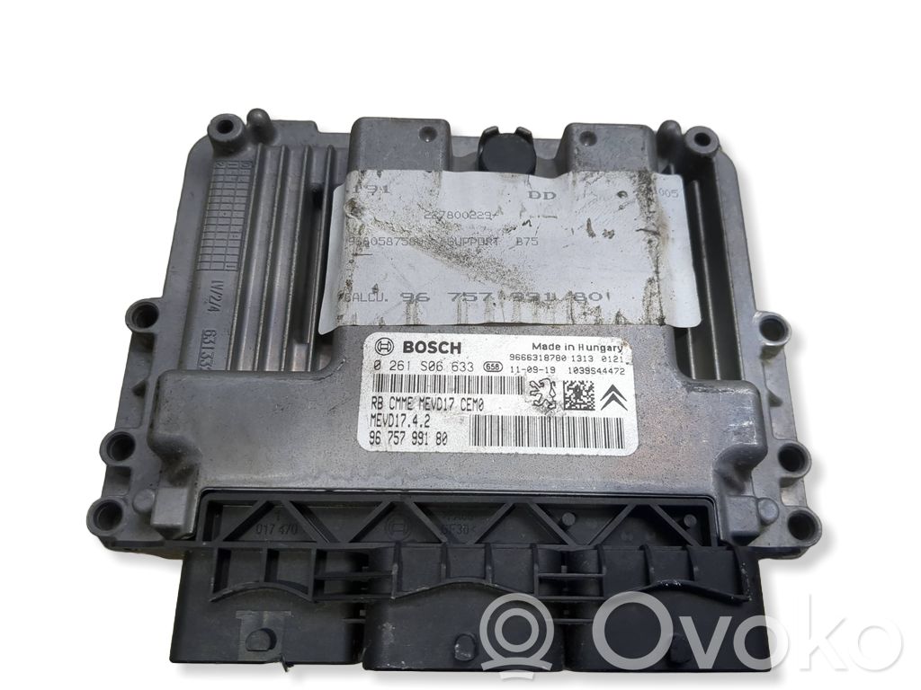 Peugeot 208 I Variklio valdymo blokas 