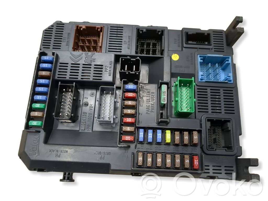 Peugeot 208 I Fuse module 